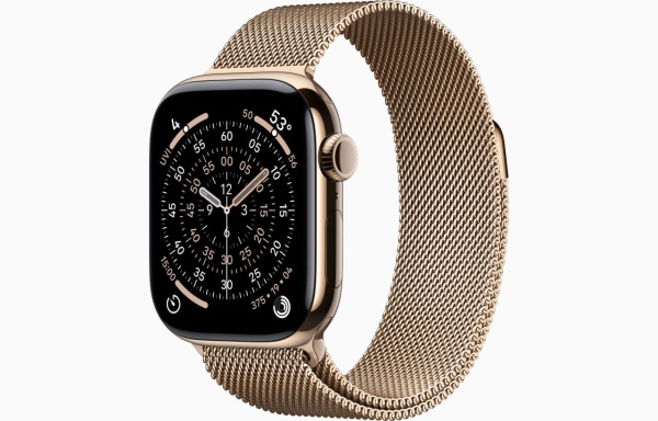 Часы Apple Watch Series 11 (2025), 42 мм, корпус из титана цвета «Gold», ремешок Titanium Milanese Loop цвета «Gold», золотой